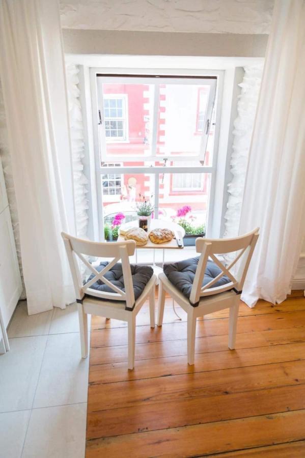 Apartments In Dingle Town Center Extérieur photo