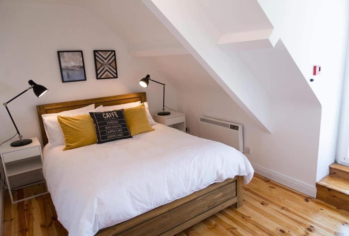 Apartments In Dingle Town Center Extérieur photo